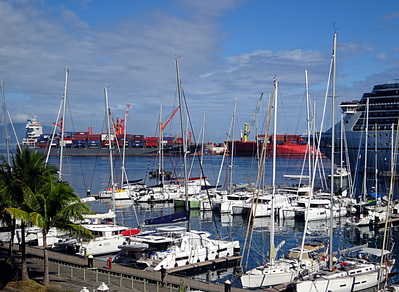 Le Port de Papeete et ses bateaux,  Tahiti -- 17/12/18