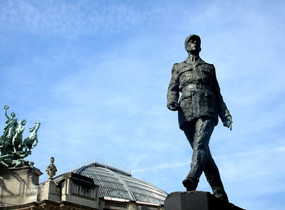 La Statue du Gnral De Gaulle  Paris -- 26/06/17