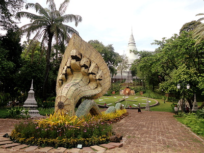 La colline du Temple  Phnom Penh ( Cambodge )