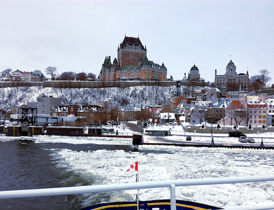 Québec dans la neige et ses statues de glace